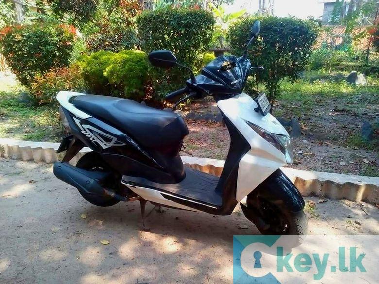 Honda Dio bike for Rent in Colombo